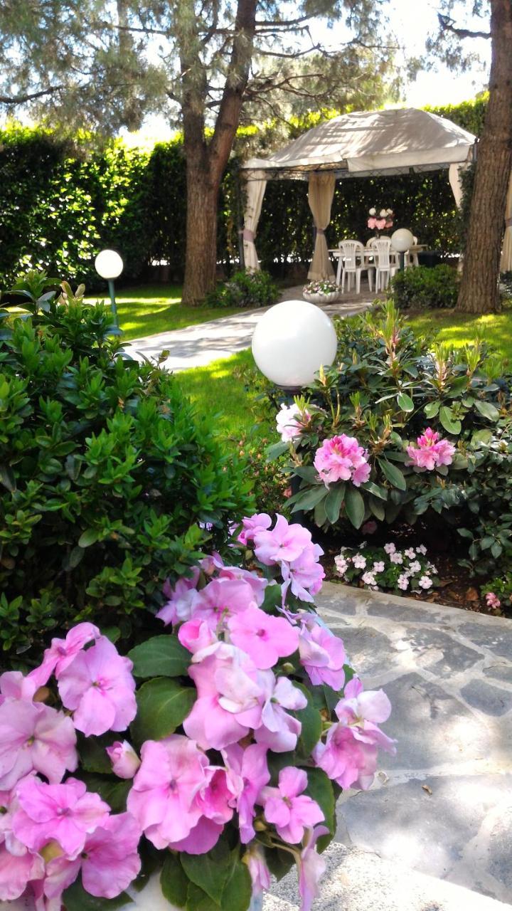 B&B Le Magnolie Галарате Екстериор снимка